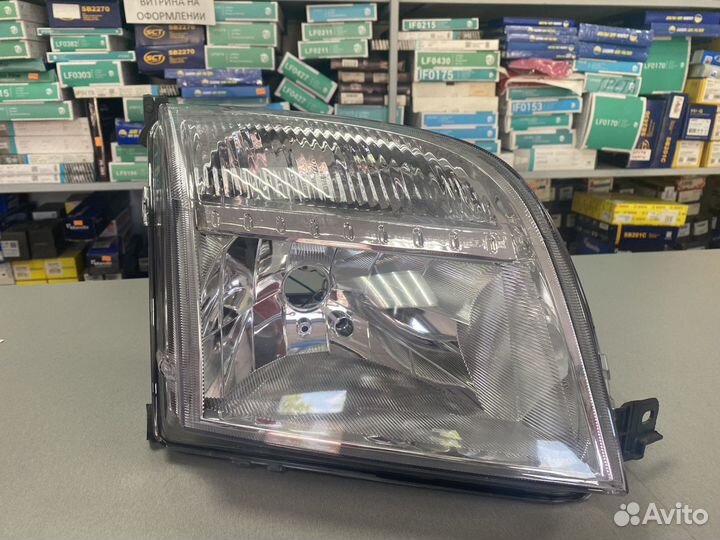 Фара правая Ford Fusion 2002-2005