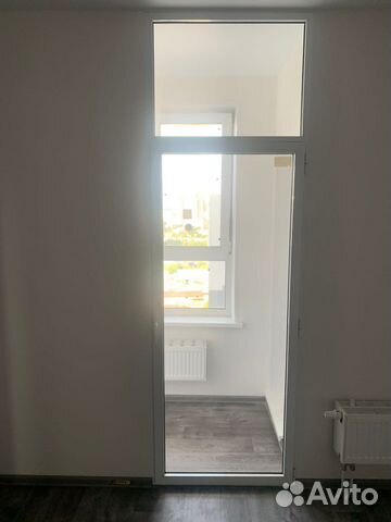 Дверь алюминиевая со стеклом