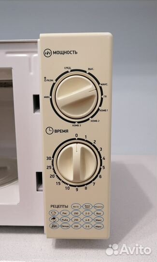 Микроволновая печь BBK 20MWG-743M/W