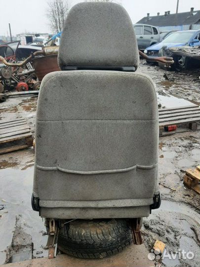 Сиденье переднее правое Лада Приора 1.6 21126 2011
