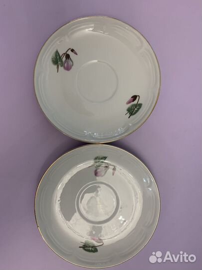 Блюдце от чайного сервиза ГДР с цикламенами