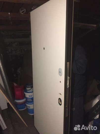 Дверь входная новая