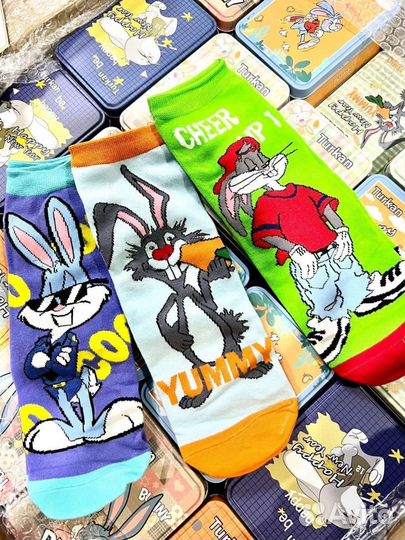 Носки в подарочной банке женские