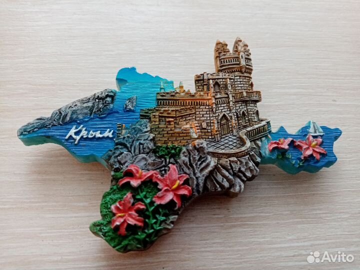 Магниты на холодильник сувенирные