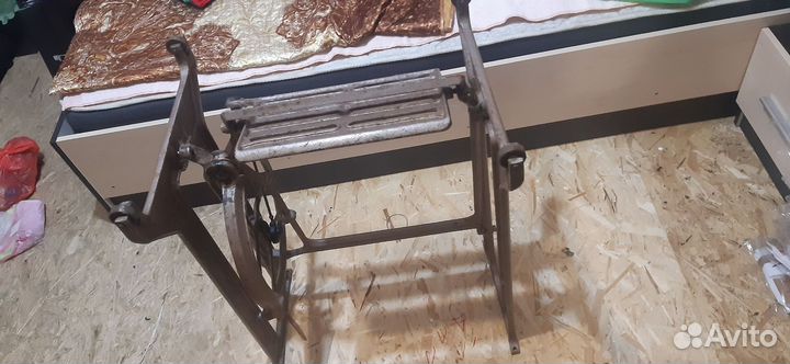 Станина от швейной машинки