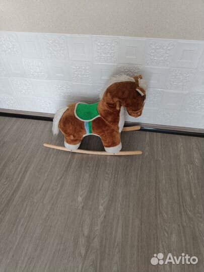 Детская качалка лошадь