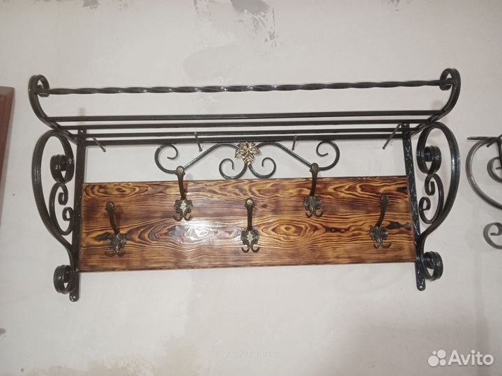 Вешалка в прихожую