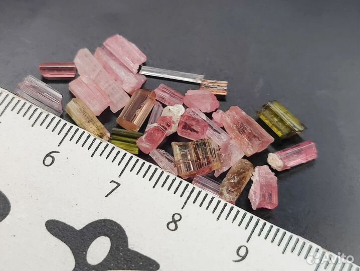 Турмалины. Природные кристаллы. Малхан