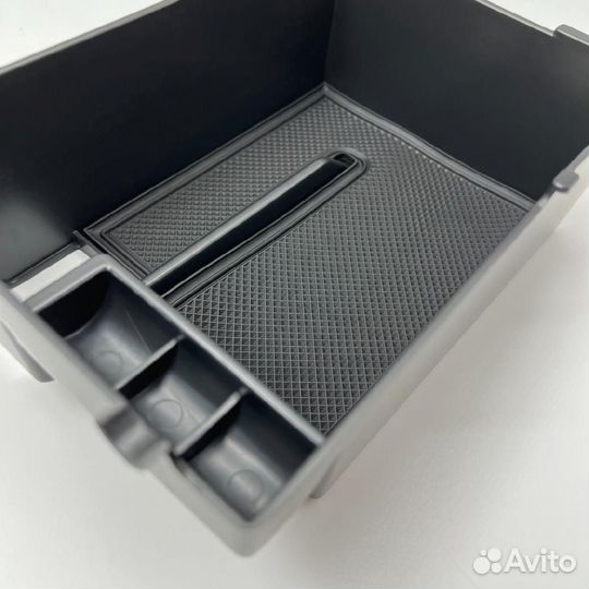 Органайзер в подлокотник Subaru XV с 18 P2916