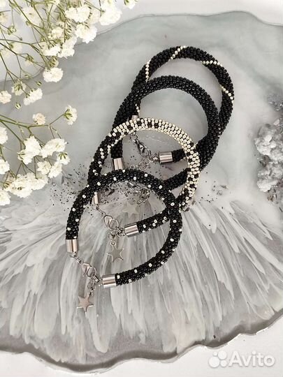 Стильный сет браслетов из японского бисера