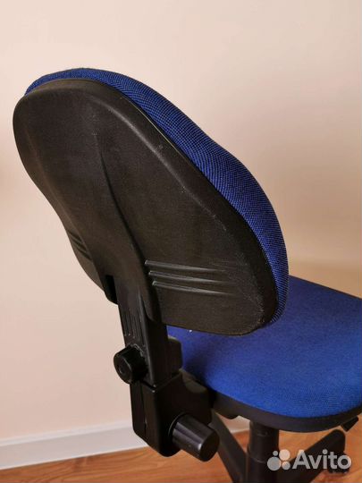 Офисный компьютерный стул