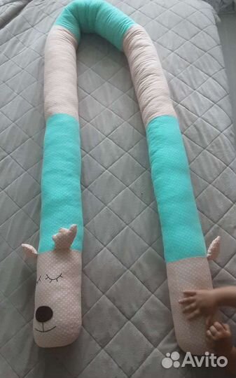 Бортик позиционер в детскую кроватку 