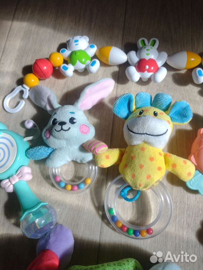 Игрушки для малышей пакетом