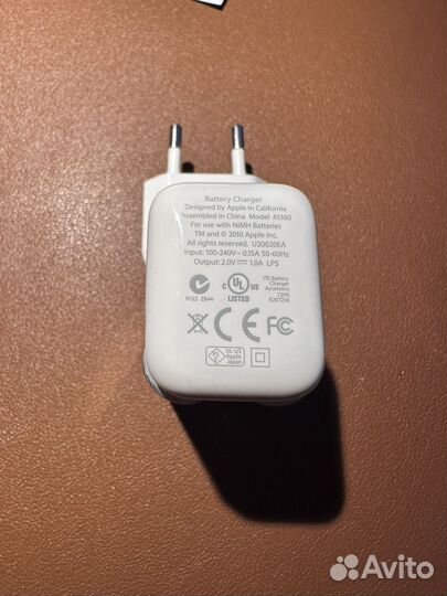 Зарядное устройство Apple Battery Charger A1360