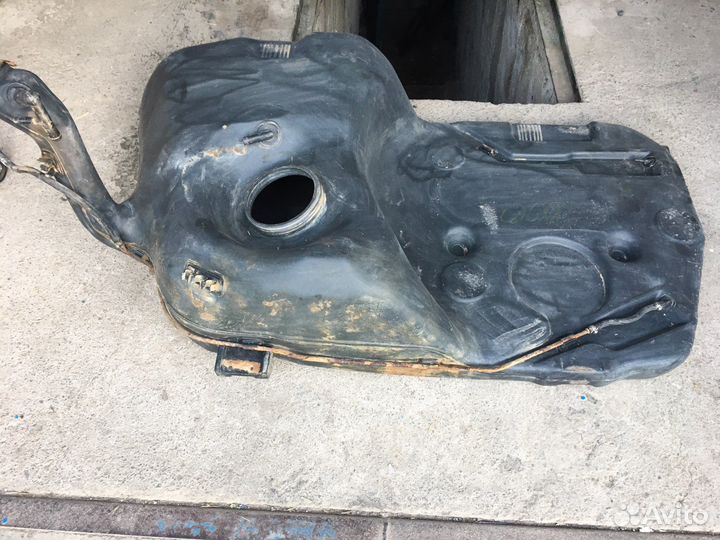 Бак на бмв Е 34