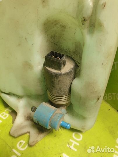 Бачок омывателя Volkswagen Golf 3 1.6 AEE