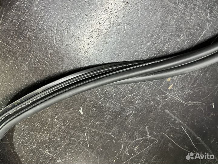 Уплотнитель багажника мерседес w218 cls500 4matic