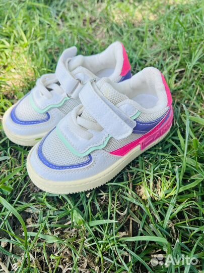 Кроссовки для девочки