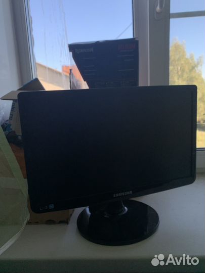 Монитор Samsung