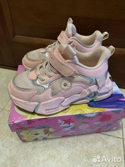 Кроссовки для девочки