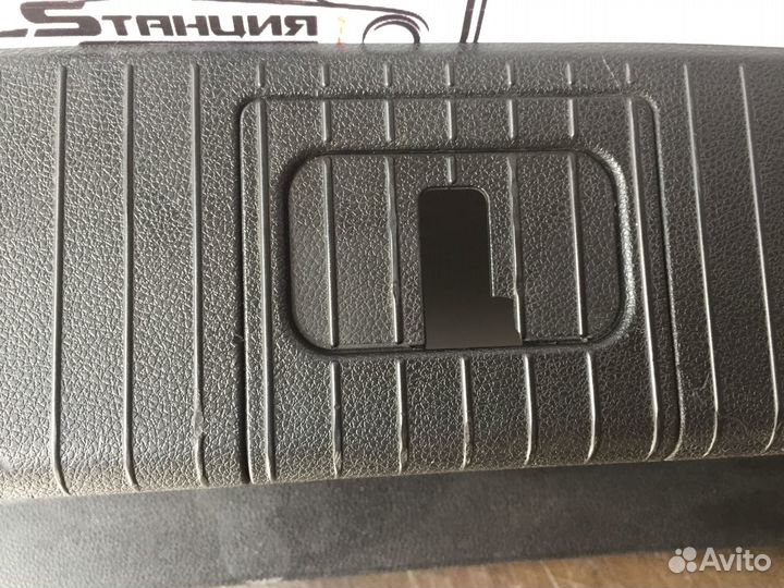 Задняя обшивка багажника mercedes W212