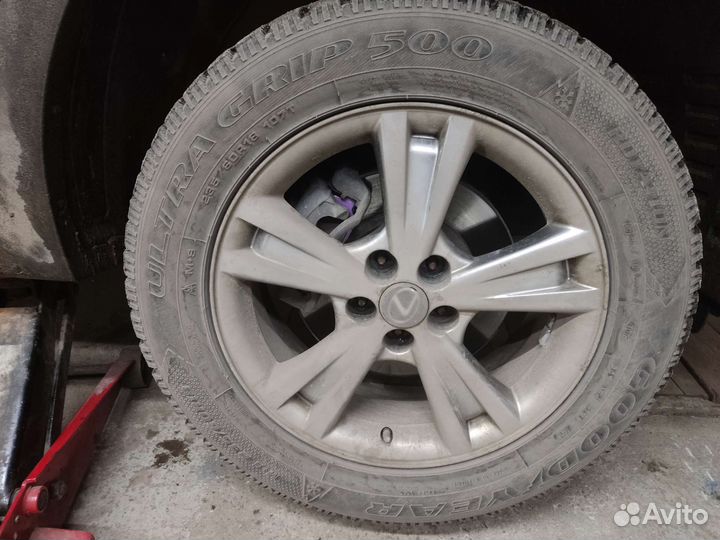 Goodyear UltraGrip 500 SUV 235/60 R18