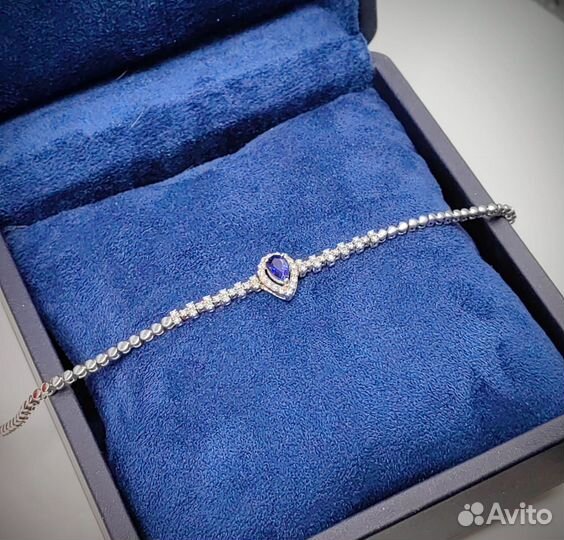 Золотой браслет с бриллиантами и сапфиром