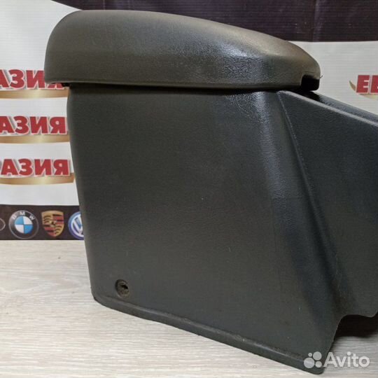 Подлокотник Mitsubishi Galant EA1A 4G93 1999