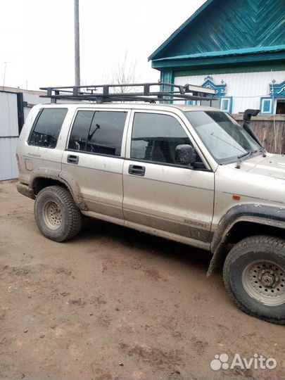 Isuzu Bighorn 2.8 AT, 1985, 297 000 км