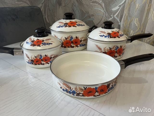Набор эмалированных кастрюль