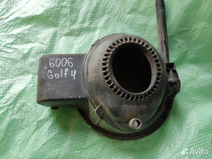 Лючок бензобака Volkswagen Golf 4 хетчбек 1.4 2002