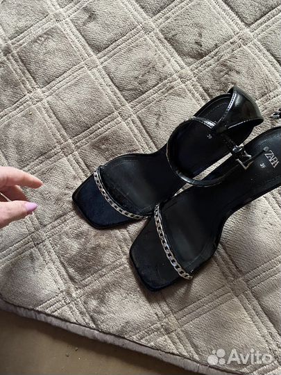 Босоножки Zara