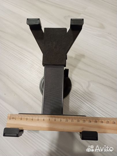 Держатель планшета в авто