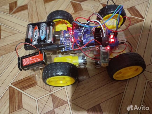 Робот на Arduino uno