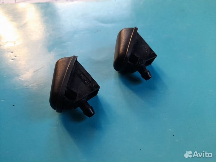 Форсунки омывателя Ford Firsta MK6