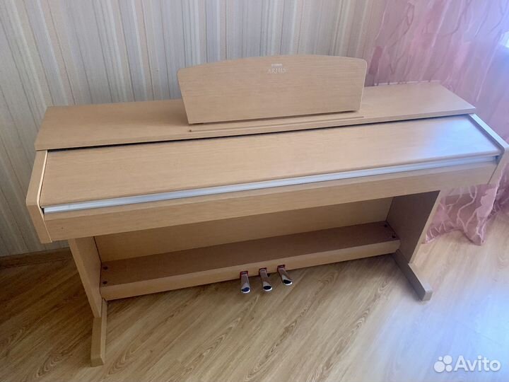 Цифровое пианино Yamaha Arius YDP-141