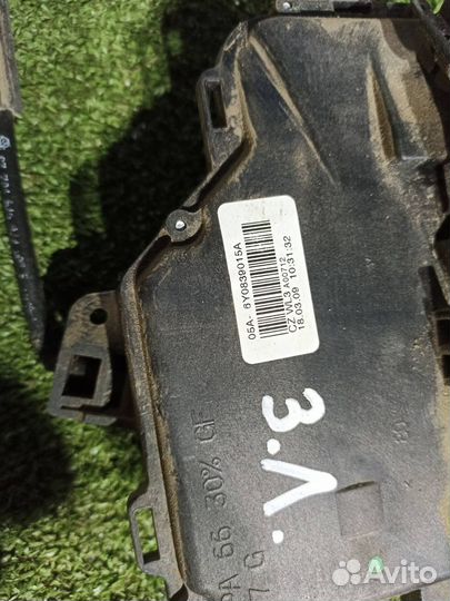 Замок двери задний левый Skoda Fabia 2 хэтчбек