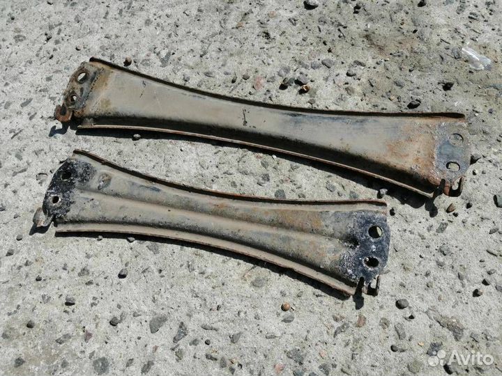 Кронштейн глушителя Mazda 3 BK