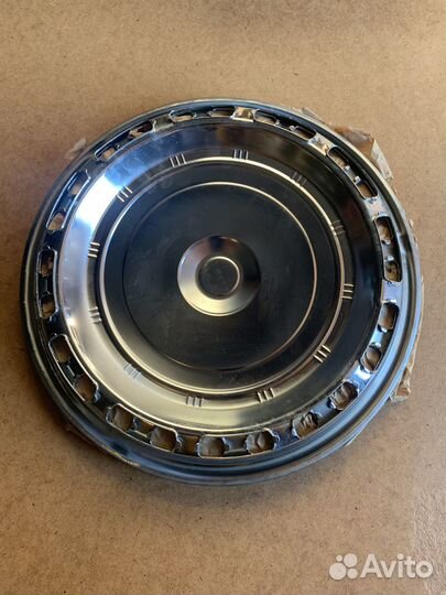 Комплект новых колпаков на Волгу 3102