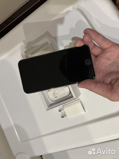 iPhone 6S, 64 ГБ