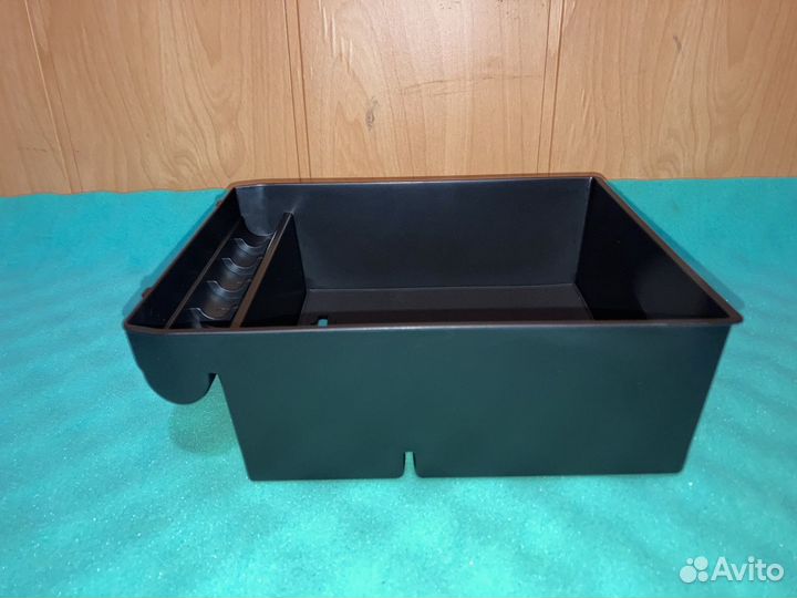 Лоток в Подлокотник Land Cruiser Prado