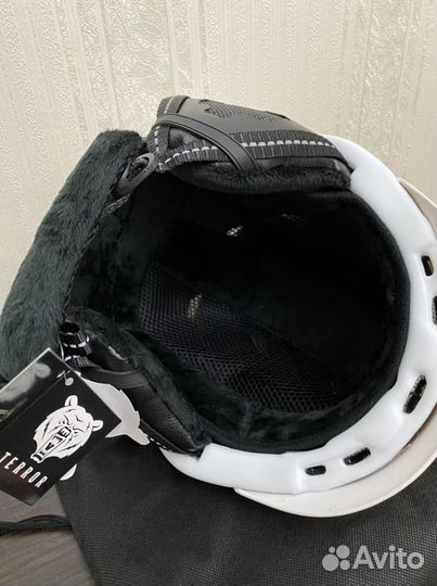 Горнолыжный шлем