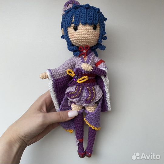 Вязаная игрушка Райдэн из Genshin Impact