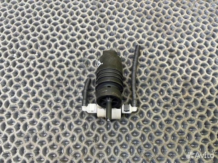 Моторчик омывателя стекла Volkswagen Touareg 7LA