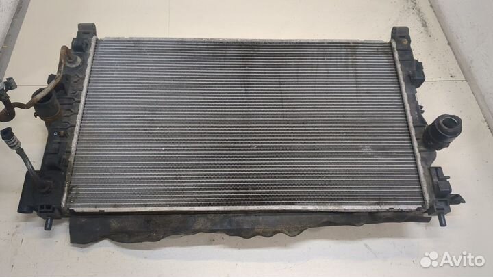 Радиатор охлаждения двигателя Opel Zafira C 2011