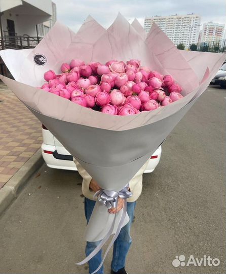 Пионы пионовидные розы букет