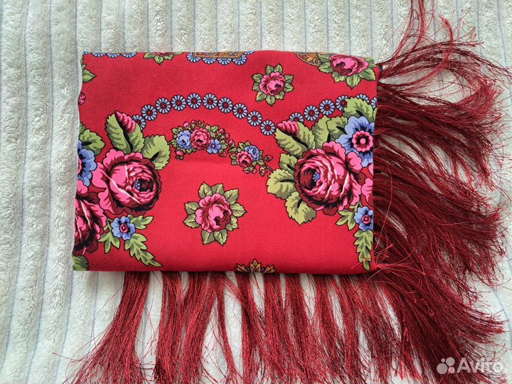 Павловопосадский платок, красный