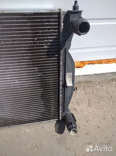 Радиатор охлаждения Audi A4 B7 2004-2008