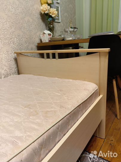 Кровать с матрасом бу