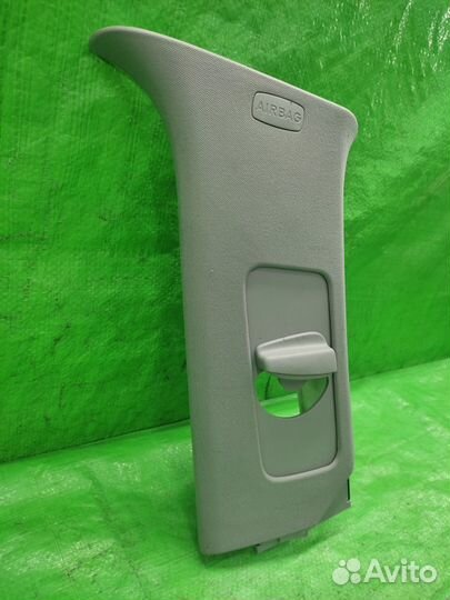 Обшивка зад. стойки правая верх Touareg 2002-2010